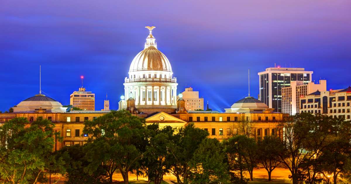 State Capitol Building in Jackson MS.